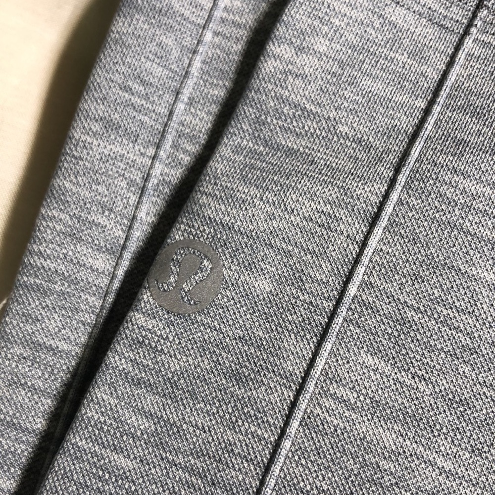 Lululemon - Picture 2 of 4